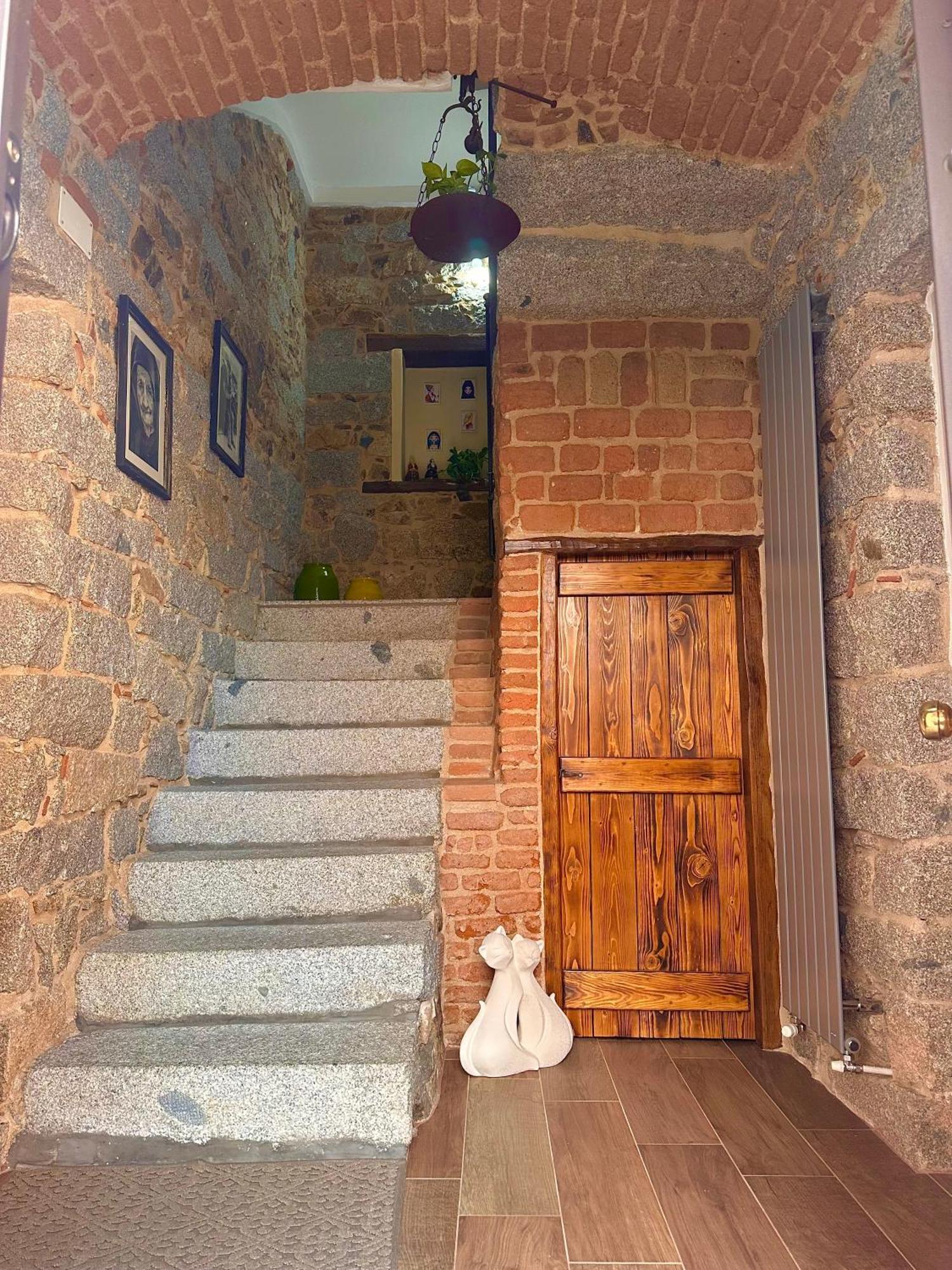 Borgo Dei Centenari Orgosolo Εξωτερικό φωτογραφία
